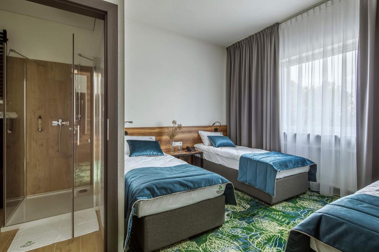 Bloom Hotel Airport Okecie Raszyn Exterior photo