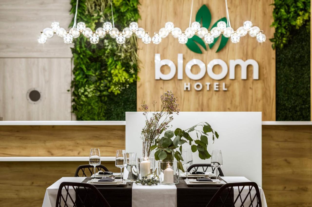 Bloom Hotel Airport Okecie Raszyn Exterior photo