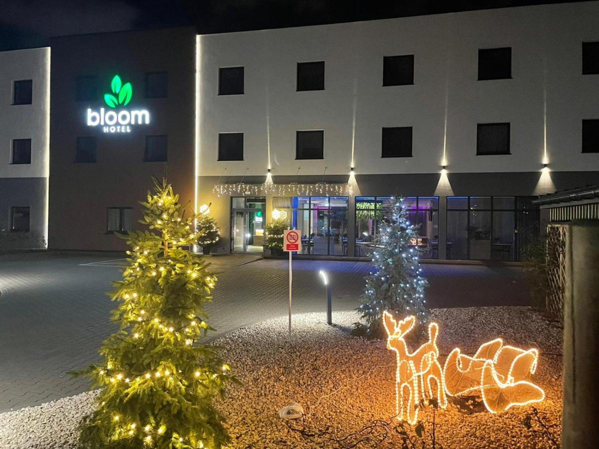 Bloom Hotel Airport Okecie Raszyn Exterior photo